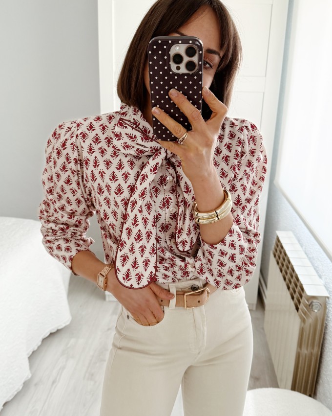 Blusa flor de lis granate
