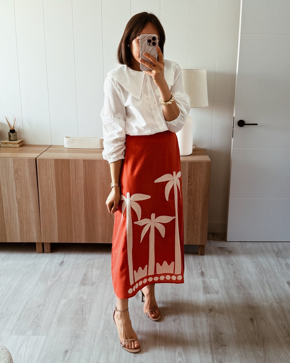 Falda bordada