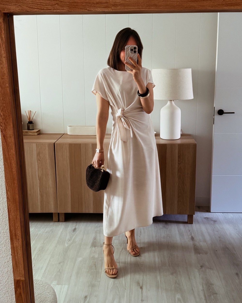 Vestido cruzado beige