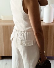 Conjunto chaleco bordado y pantalón